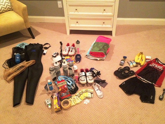 Triathlon race day packing checklist on runladylike.com