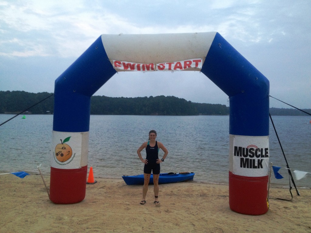 Acworth Women's Sprint Triathlon Swim Start