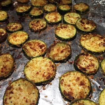 Parmesan zucchini crisps on runladylike.com