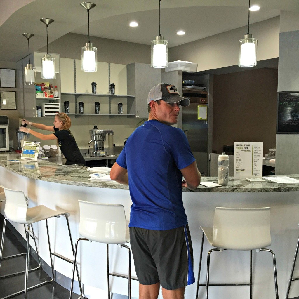 Mr. rUnladylike at the Bodyssey Smoothie Bar