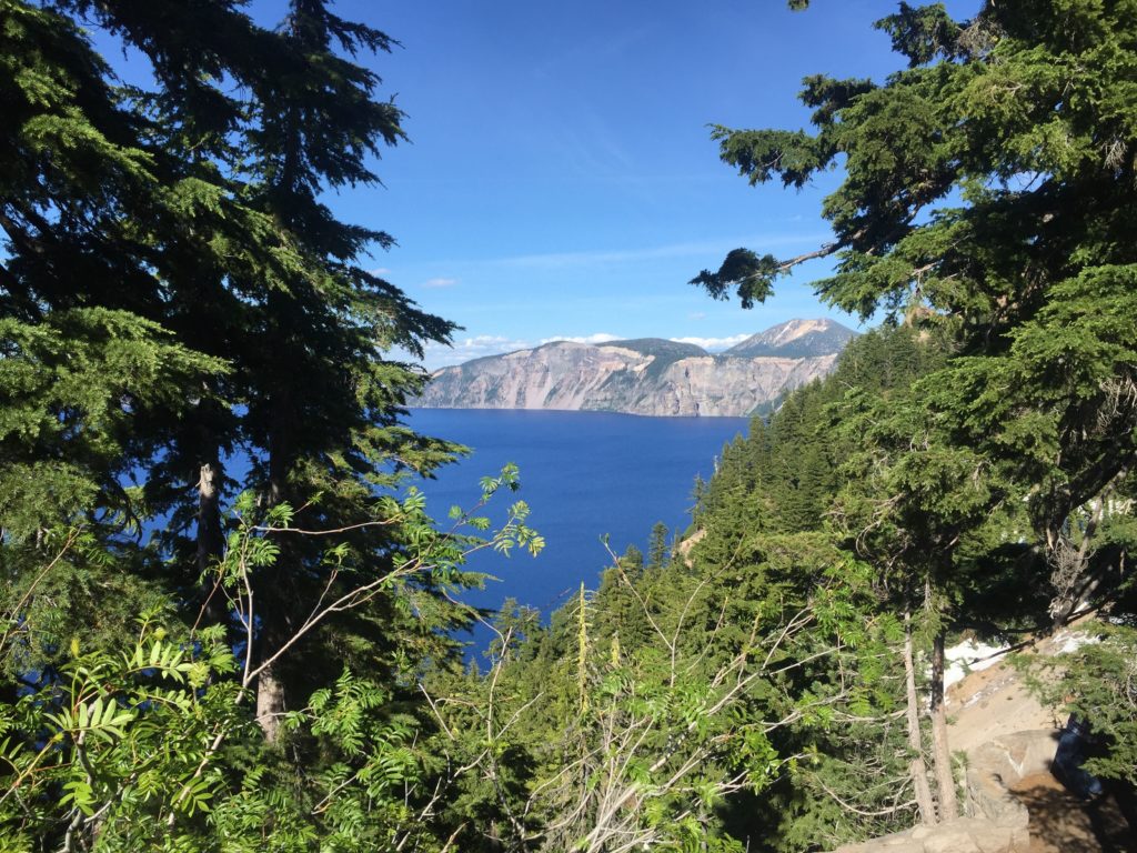 Your guide to Crater Lake National Park on runladylike.com